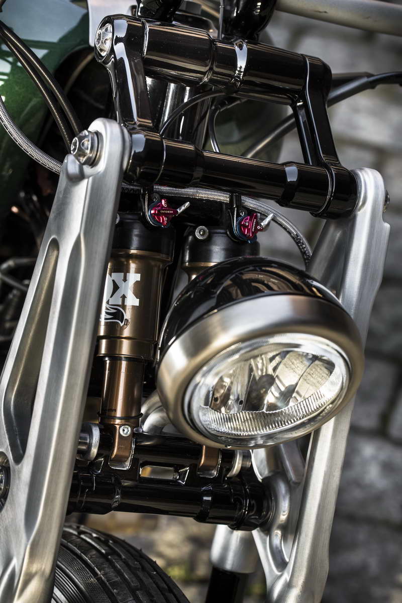 Triumph Scrambler Roadster